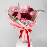 Romantic 12 Fresh Roses Bouquet