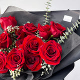 Romantic 12 Fresh Roses Bouquet